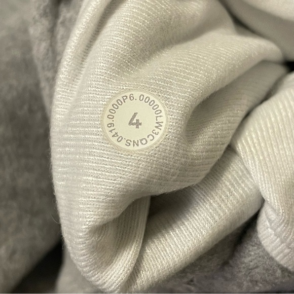 LULULEMON ATHLETICA Go Forward Pullover in Heathered Core Ultra Light Gray - Picture 9 of 9